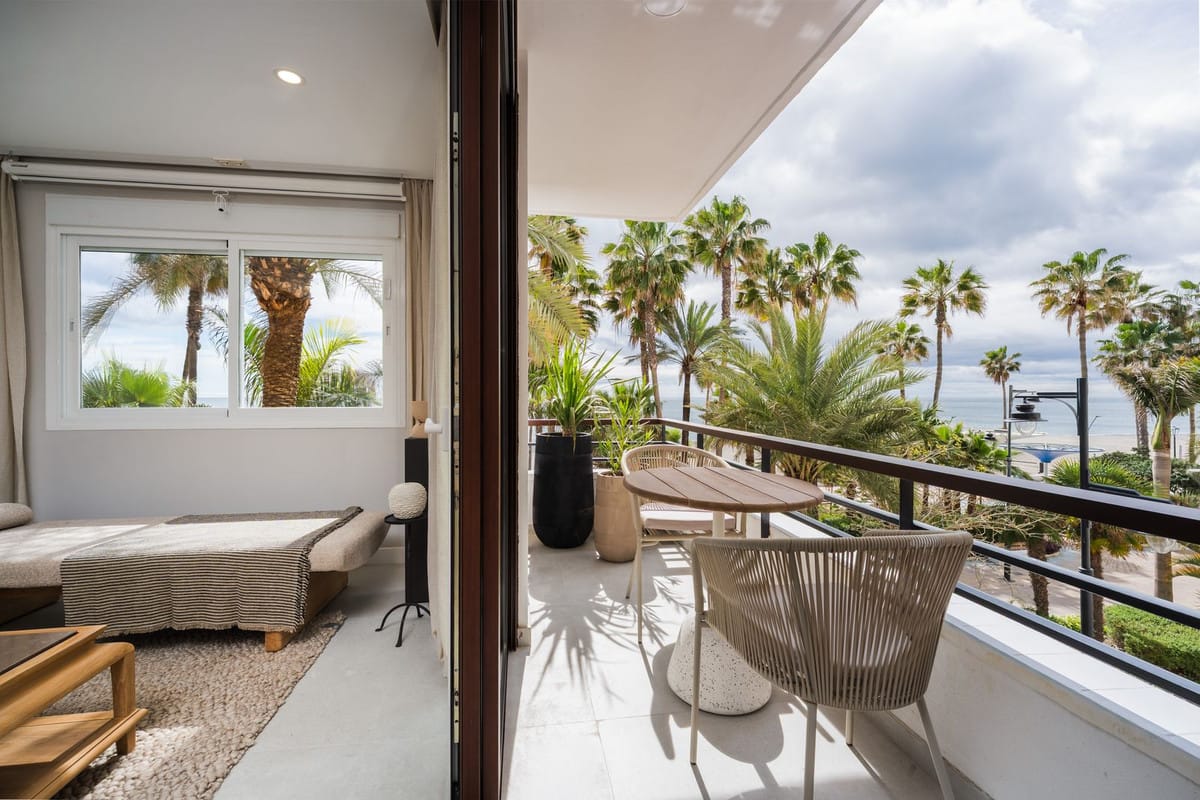 Middle Floor Apartment in Estepona