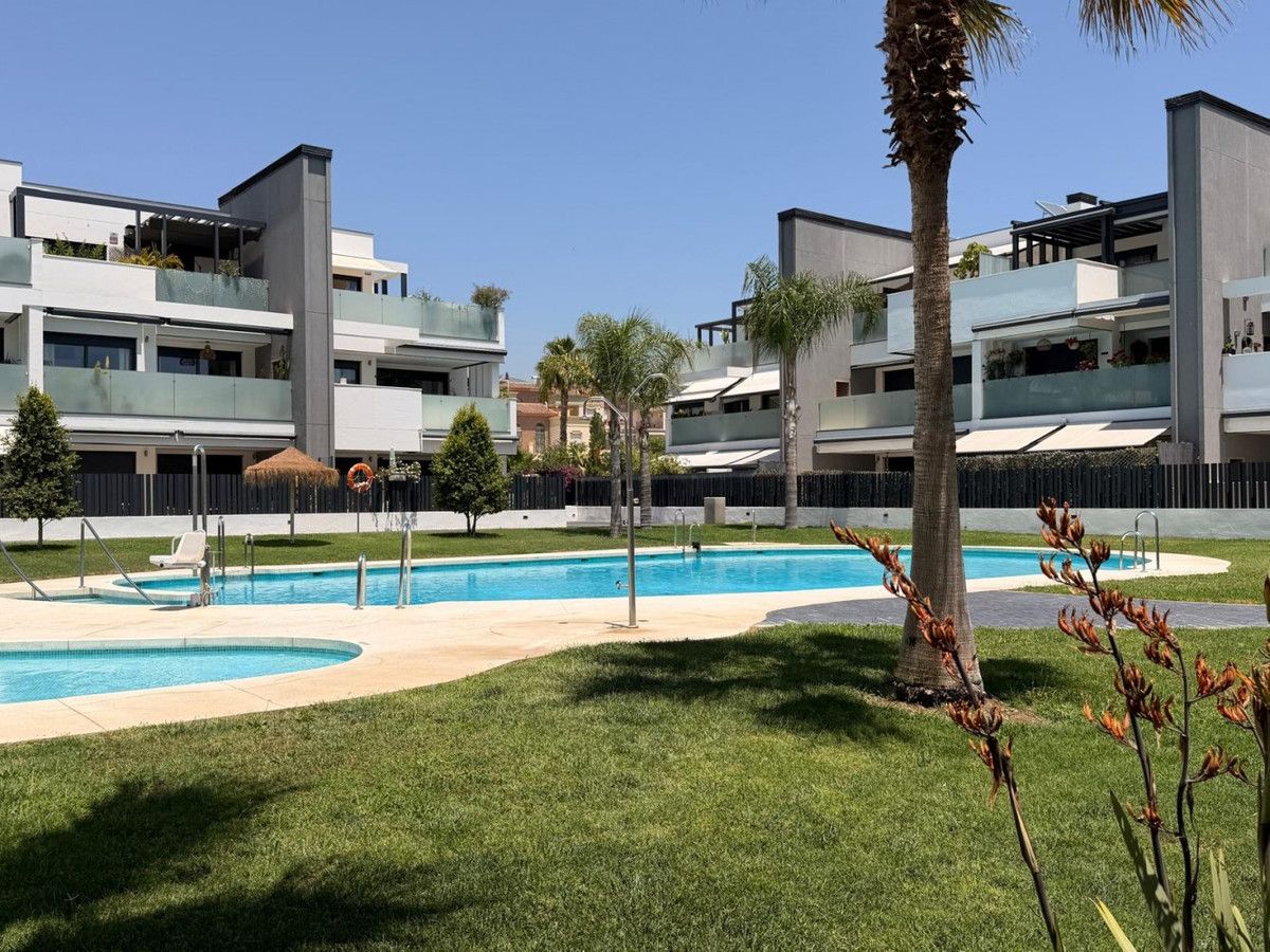Middle Floor Apartment in Caleta de Vélez