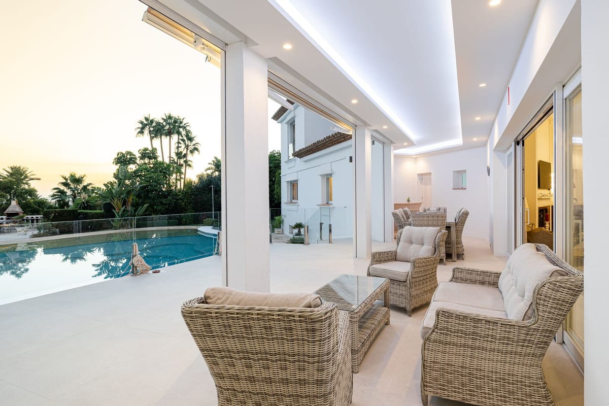 Detached Villa in El Paraiso