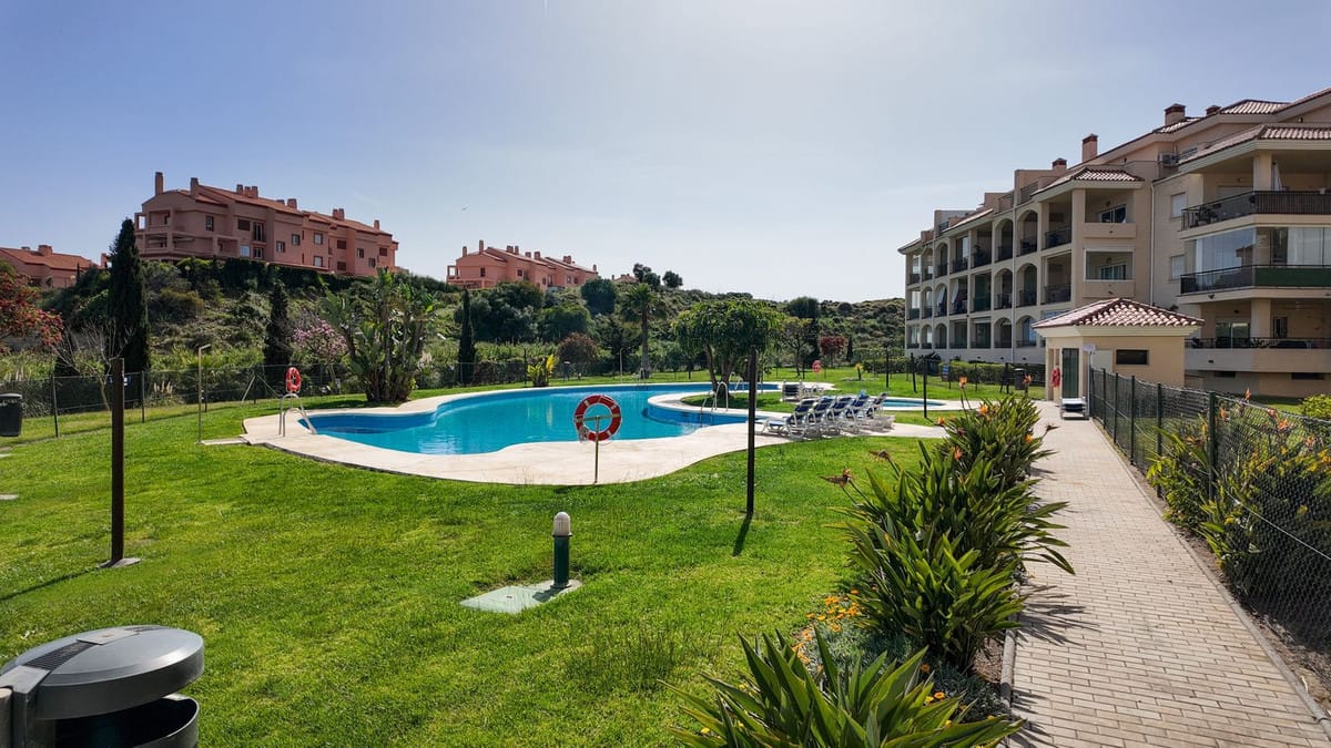 Middle Floor Apartment in El Faro