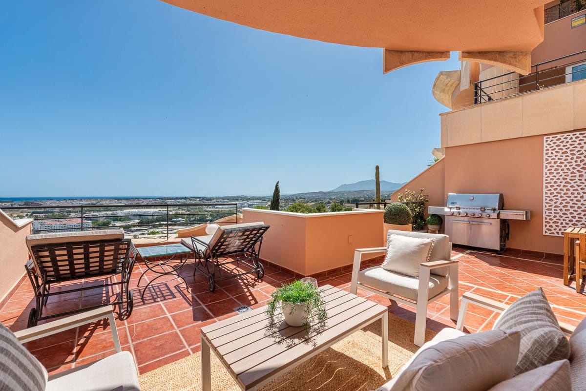 Middle Floor Apartment in Nueva Andalucía