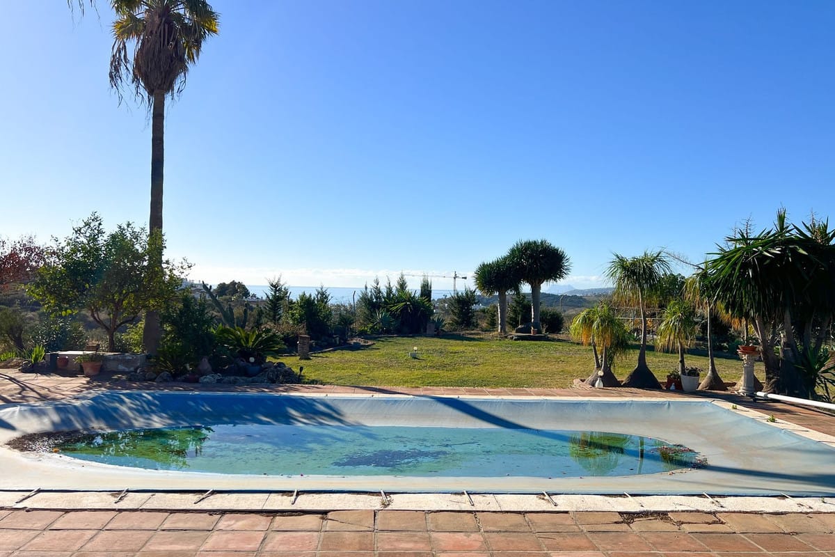 Detached Villa in Estepona