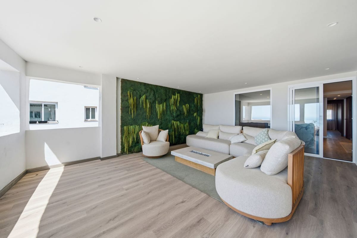 Middle Floor Apartment in Puerto Banús