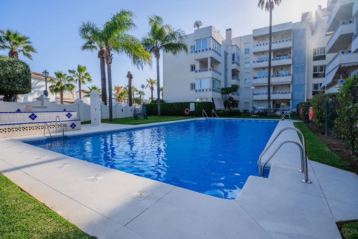 Middle Floor Apartment in Las Chapas