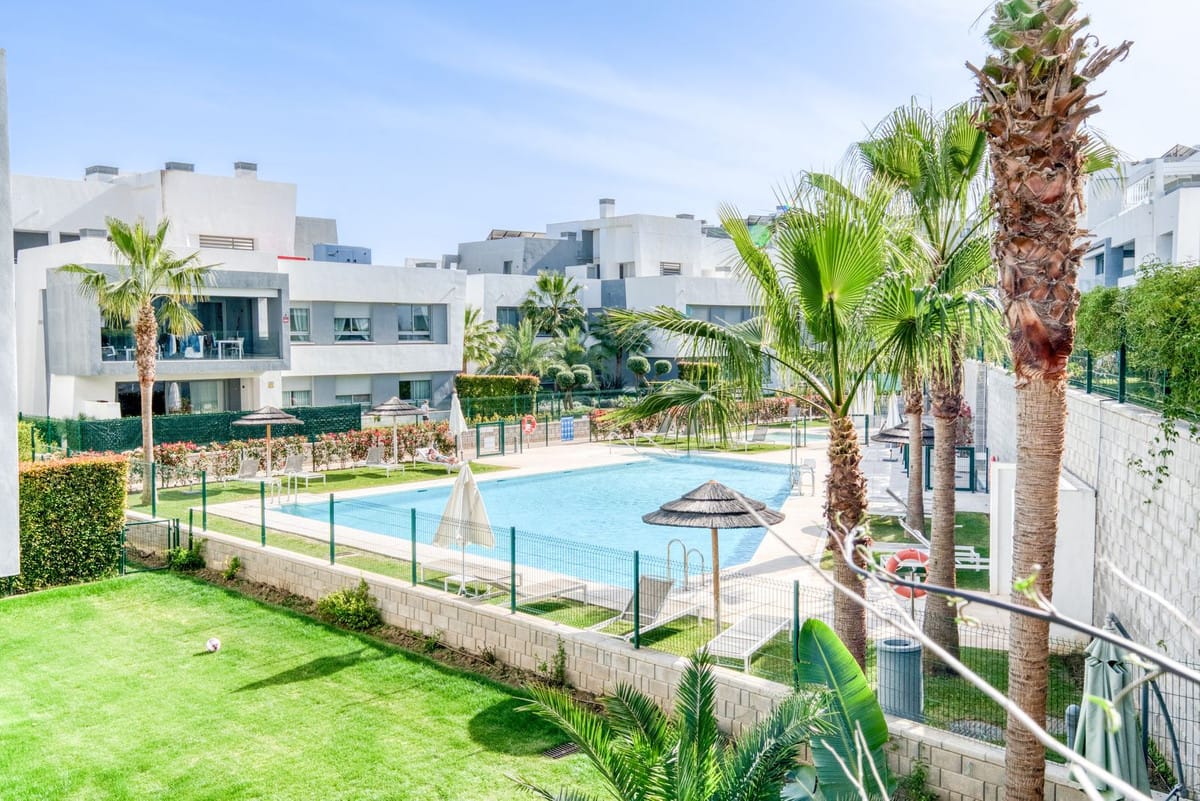 Middle Floor Apartment in Estepona