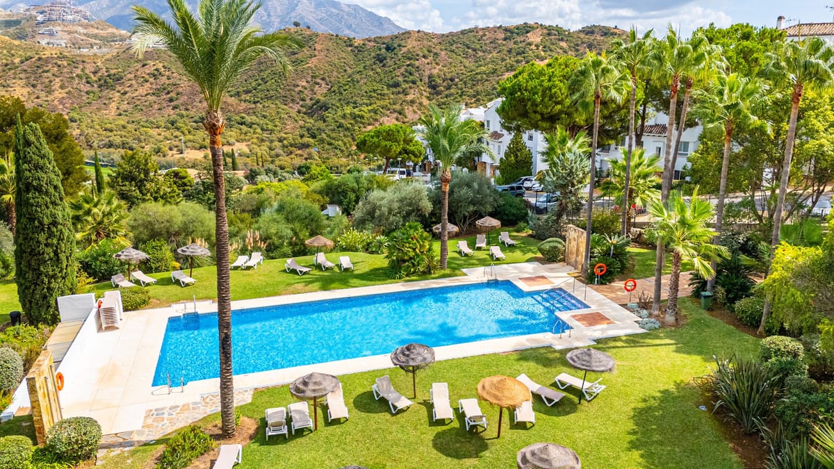 Middle Floor Apartment in La Quinta