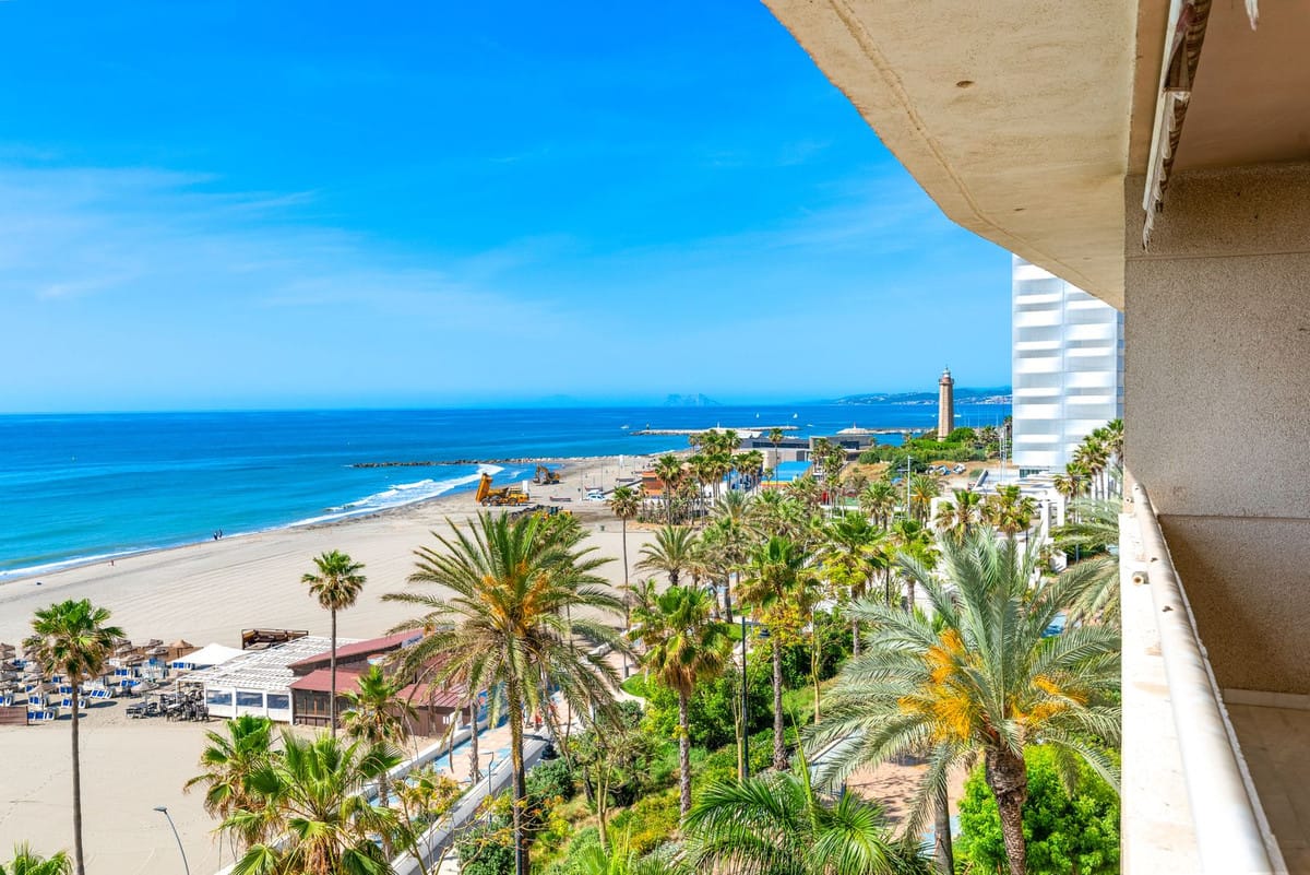 Top Floor Apartment in Estepona