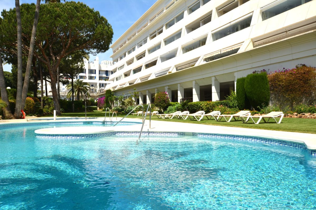 Middle Floor Apartment in Marbella