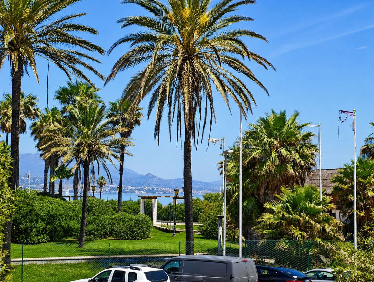 Middle Floor Studio in La Duquesa