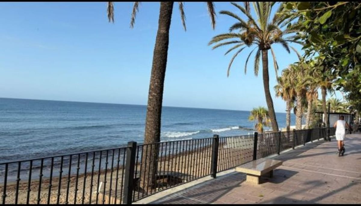 Middle Floor Apartment in Marbella
