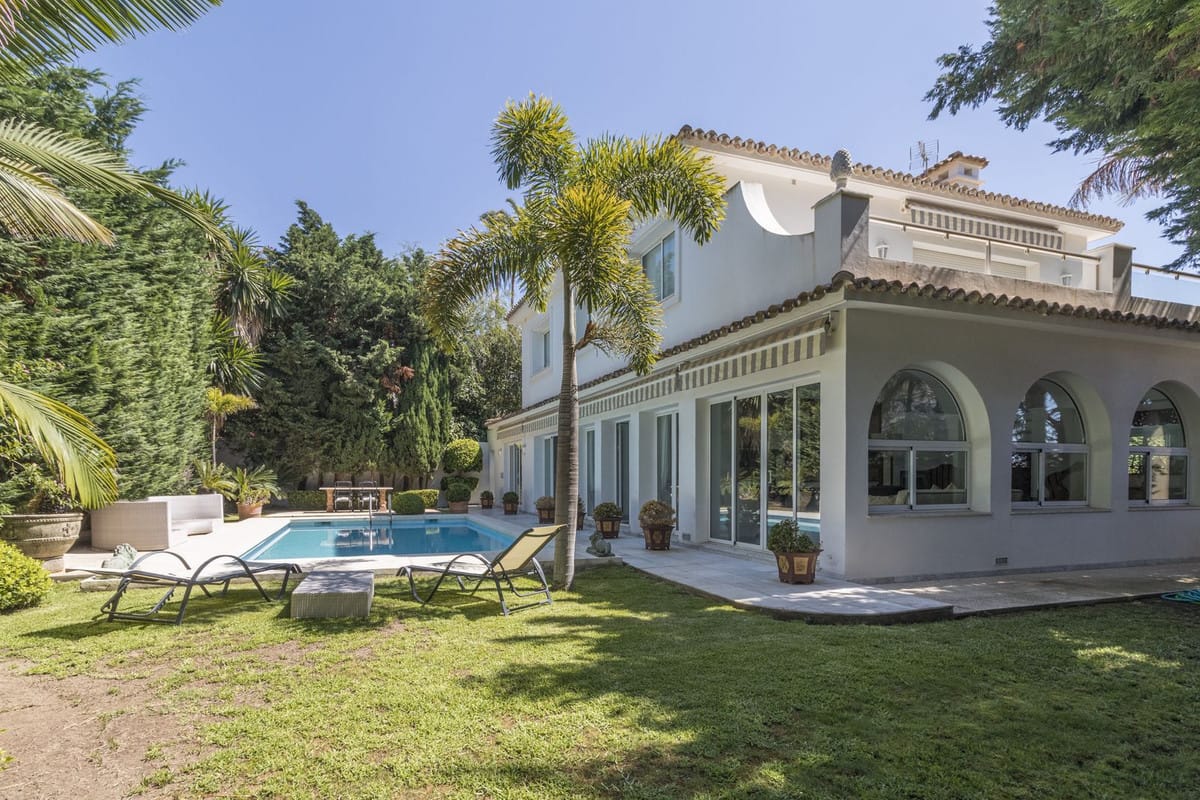 Detached Villa in Los Monteros