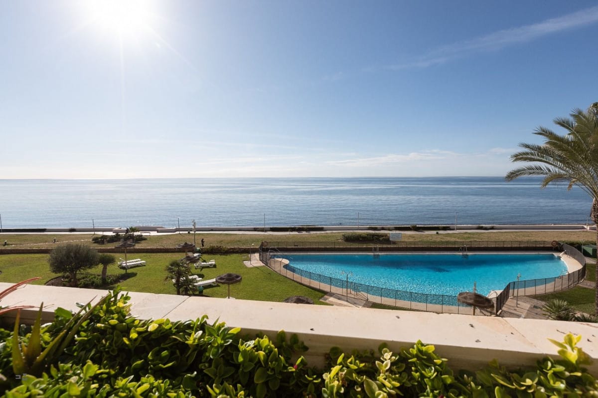 Middle Floor Apartment in Estepona