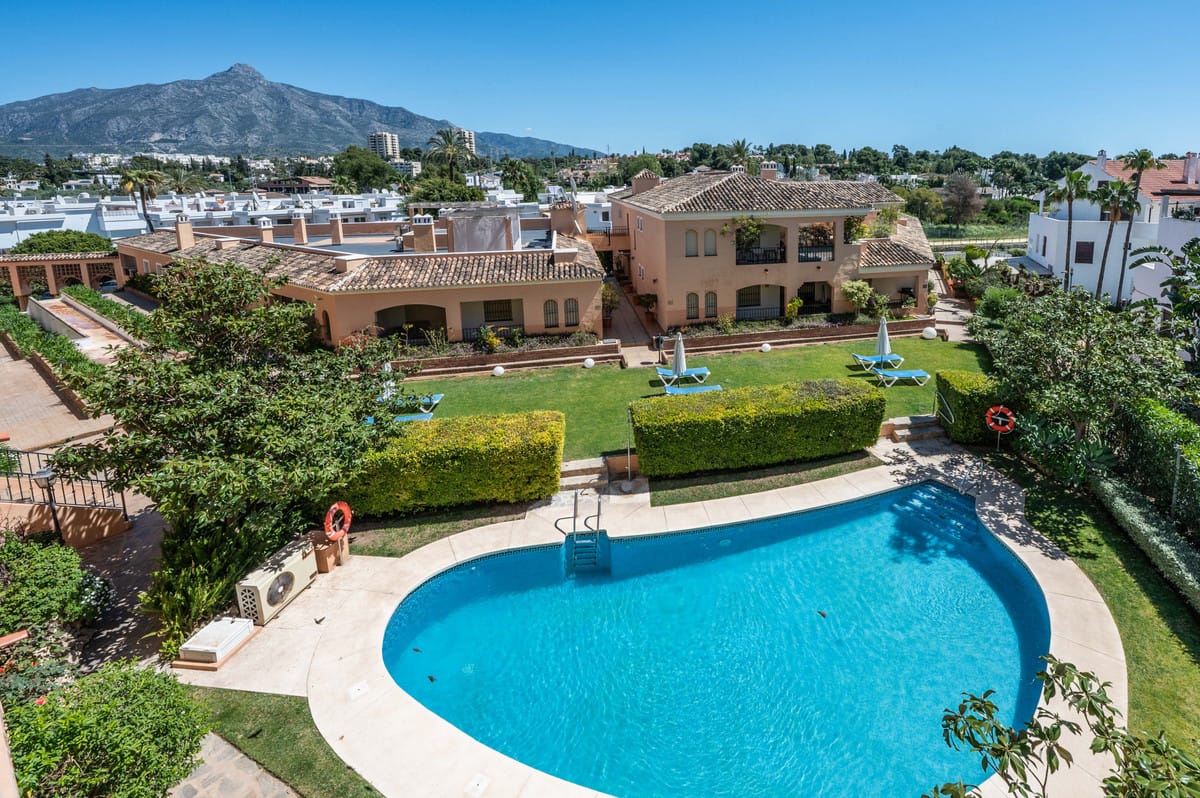 Middle Floor Apartment in Nueva Andalucía