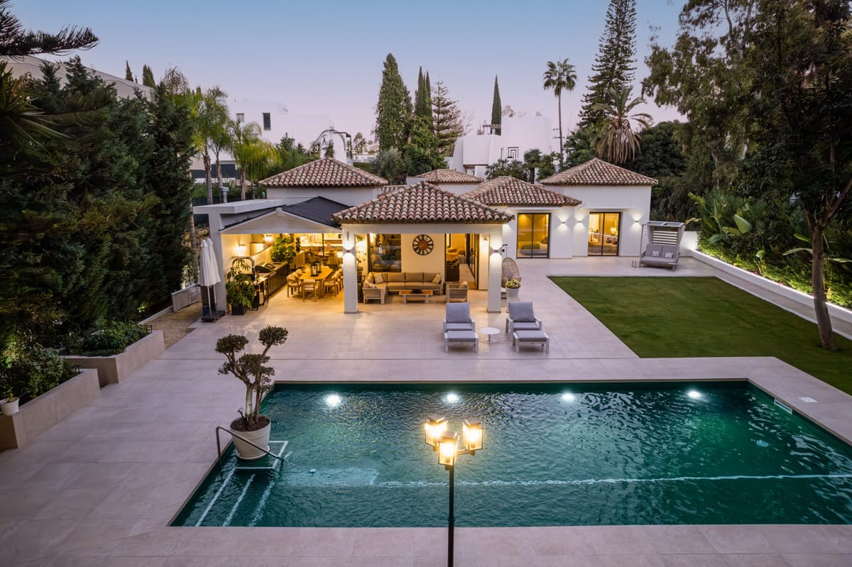 Detached Villa in Nueva Andalucía