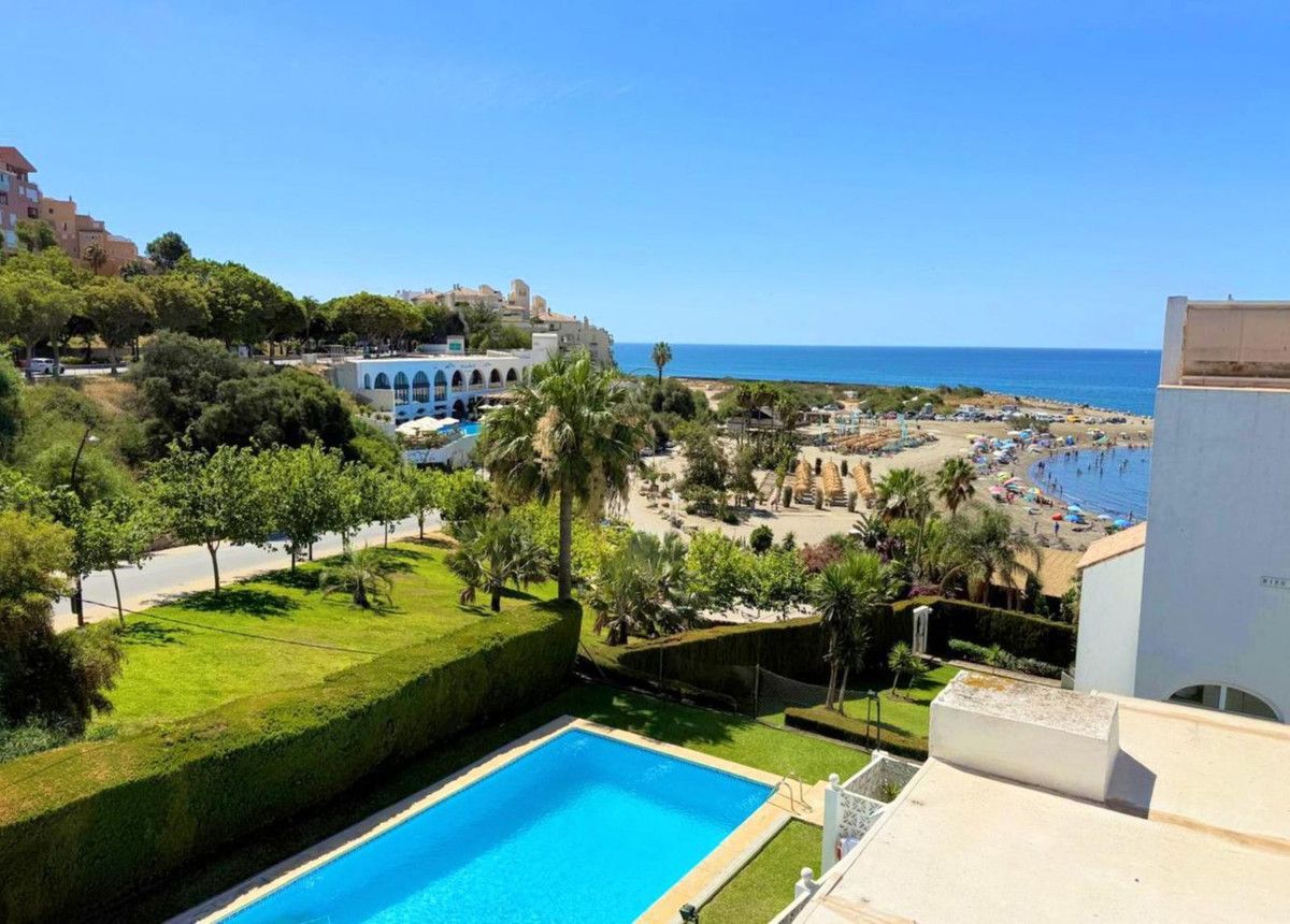 Middle Floor Apartment in Estepona