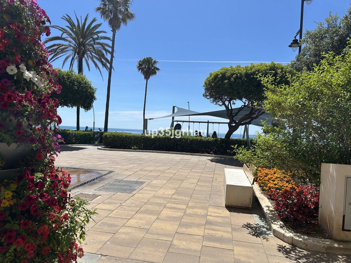 Middle Floor Apartment in Estepona