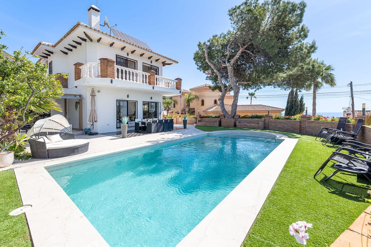Detached Villa in Benalmadena