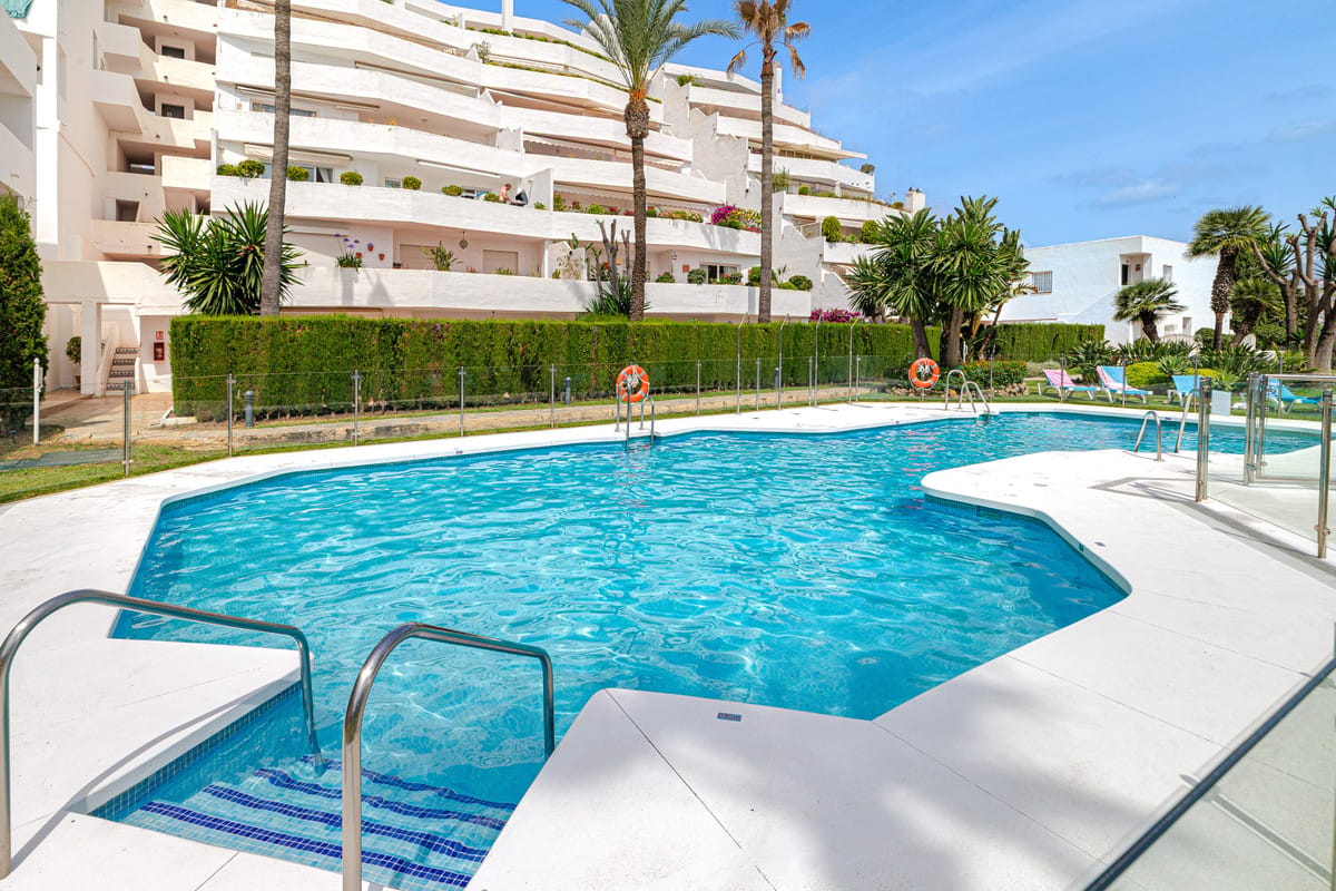 Middle Floor Apartment in Nueva Andalucía