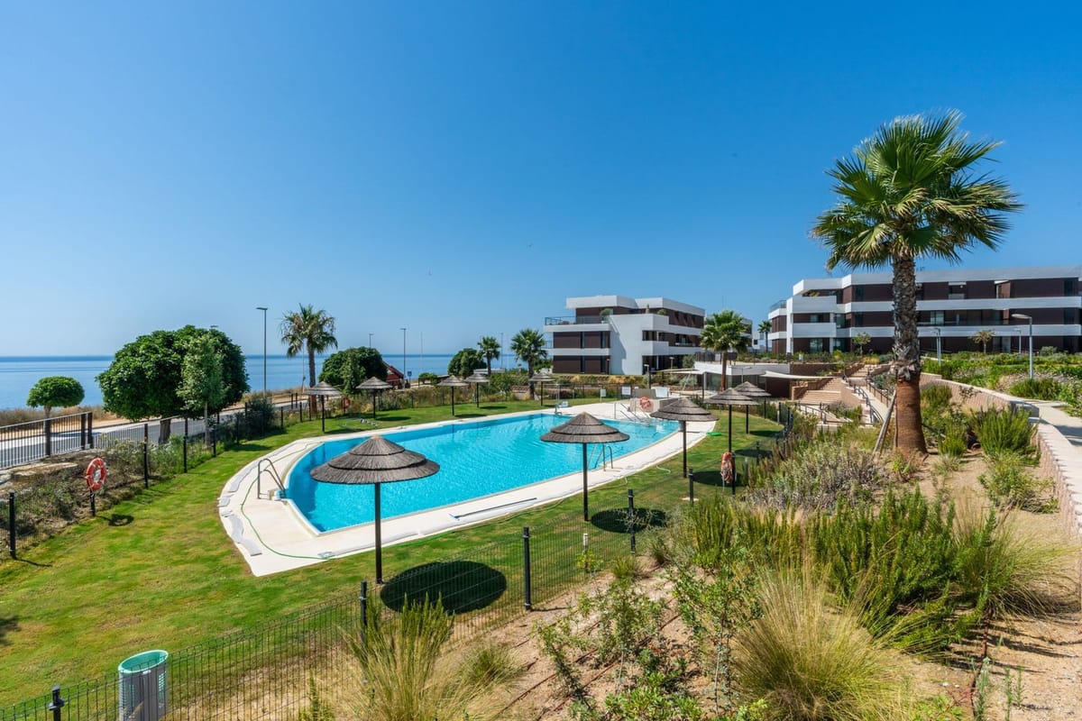 Ground Floor Apartment with Stunning Sea Views