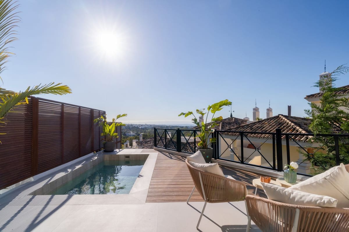 Ground Floor Apartment with Private Pool