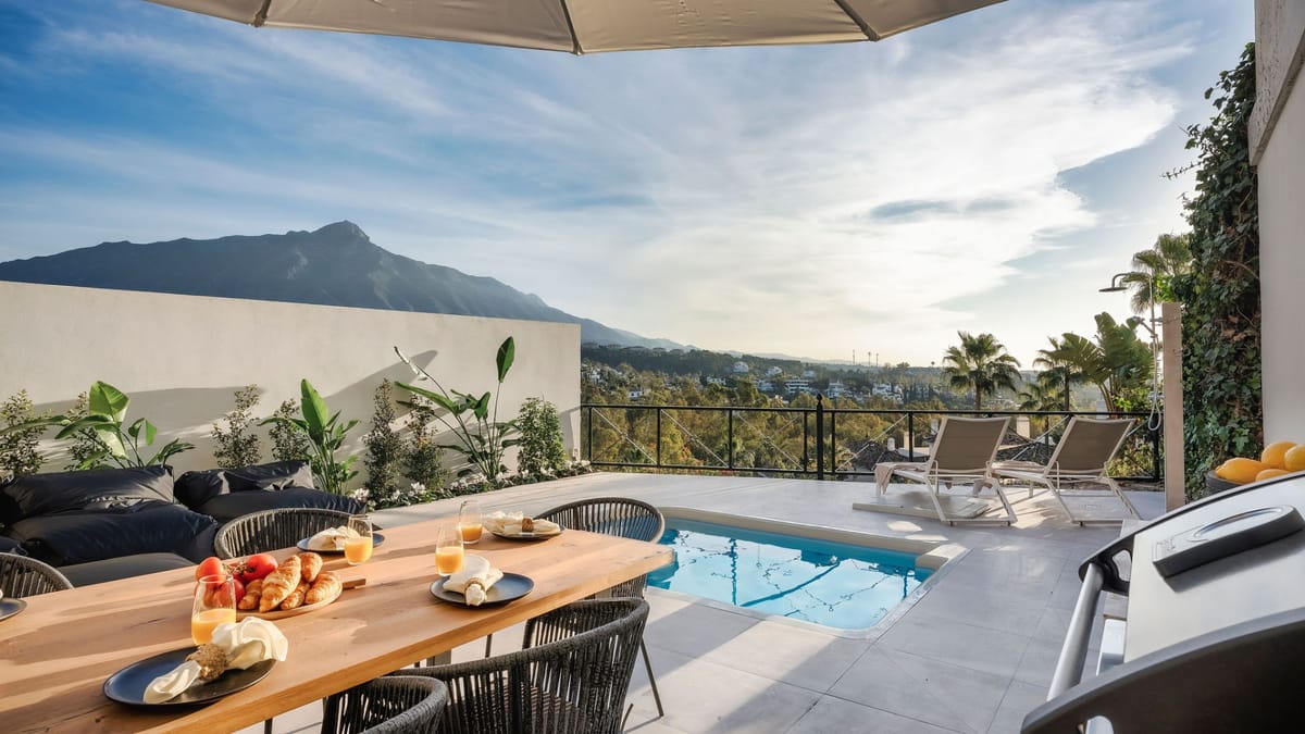 Ground Floor Apartment with Private Pool