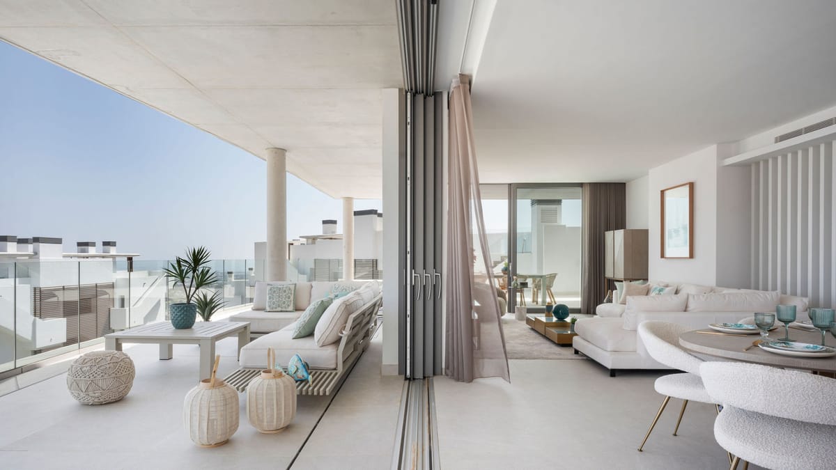 Penthouse with Panoramic Views