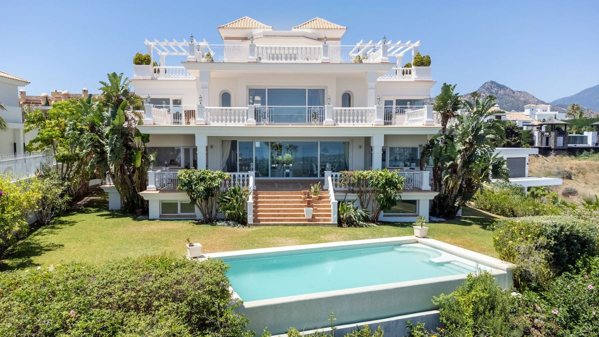 Luxury Villa with Panoramic Views