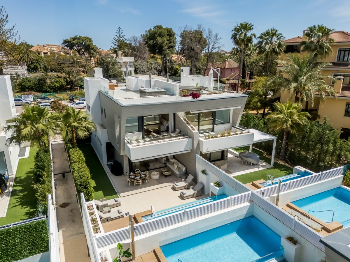 Semi-Detached Villa near Puerto Banús