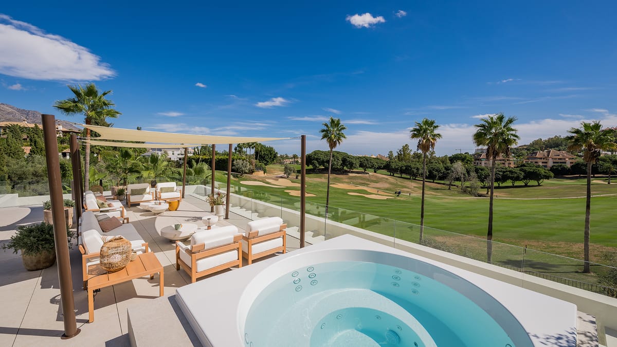Frontline Golf Villa