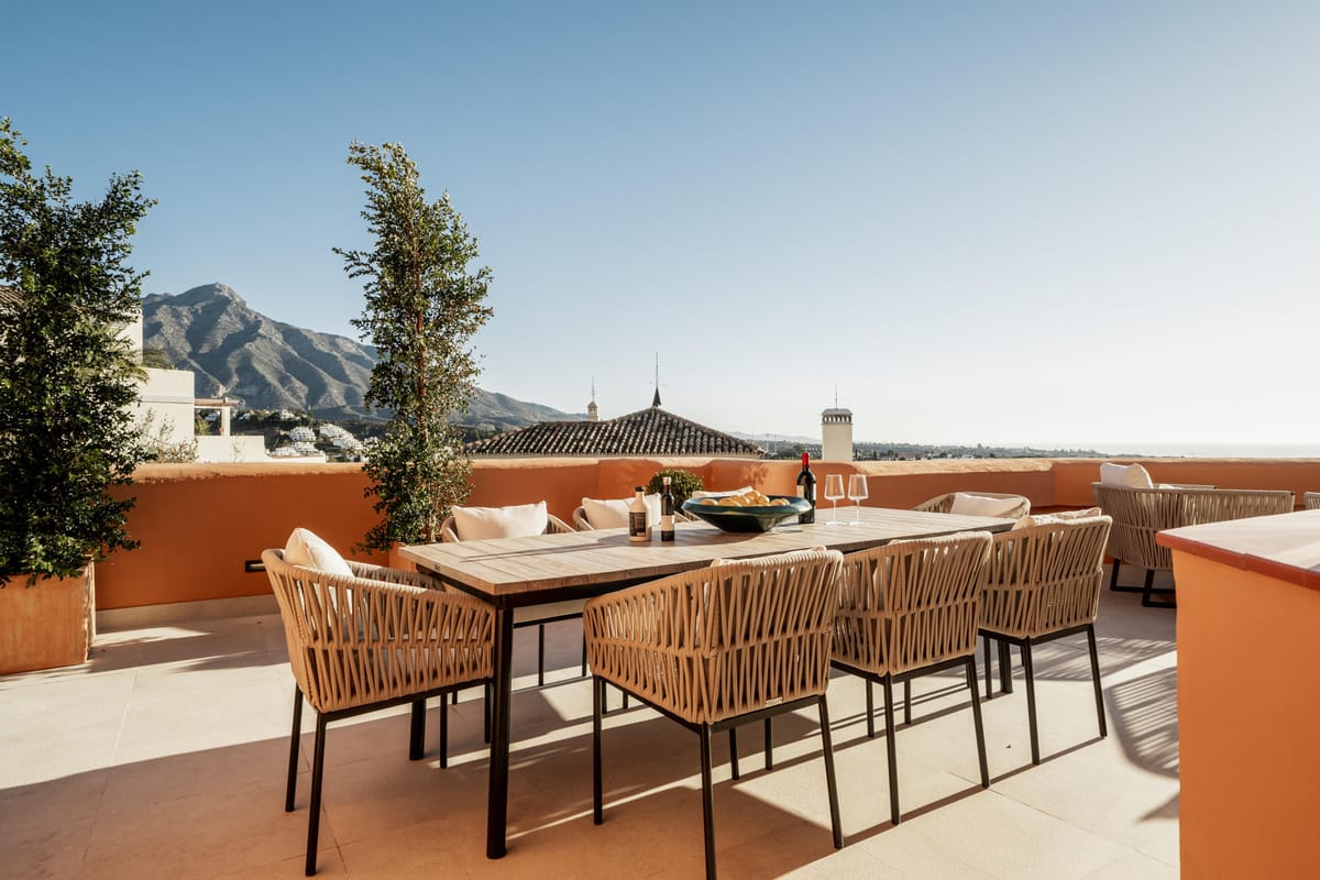 Luxury Penthouse with Panoramic Views