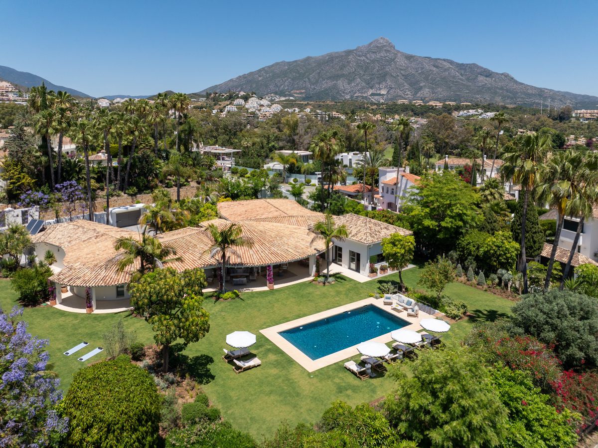 Luxury Villa with Golf Views