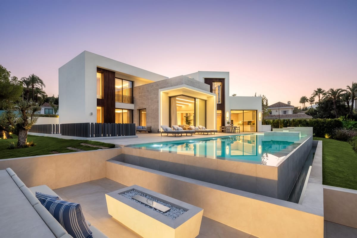 Frontline Golf Villa