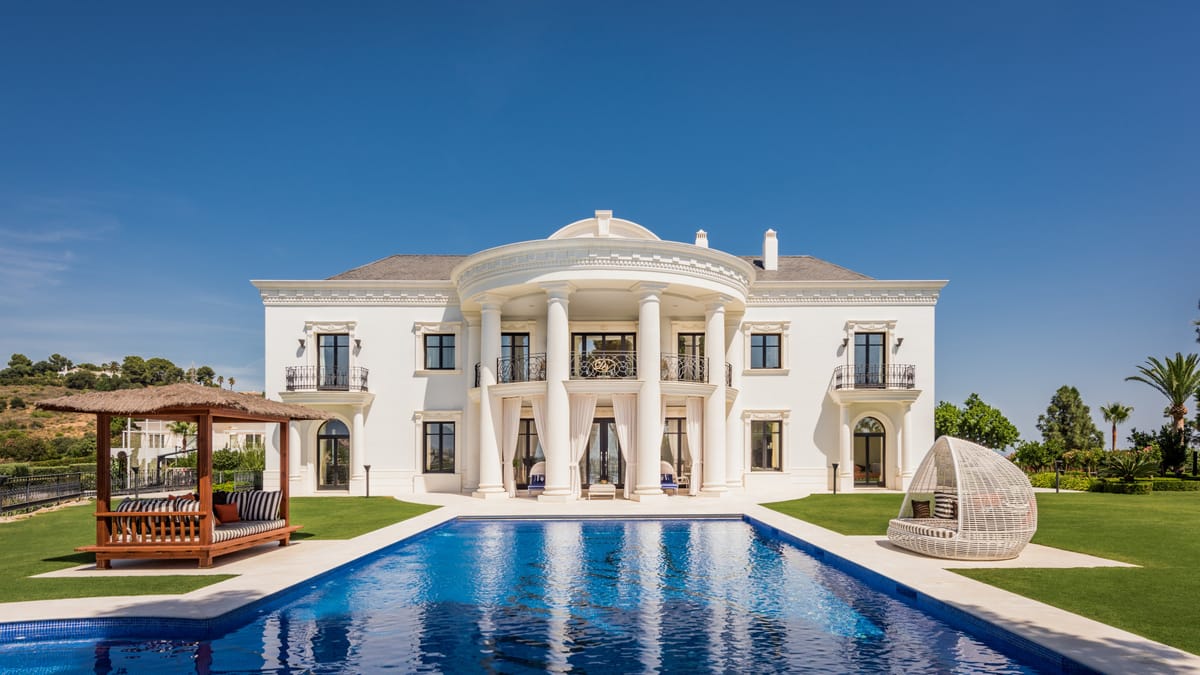 Elegant Palace-like Villa