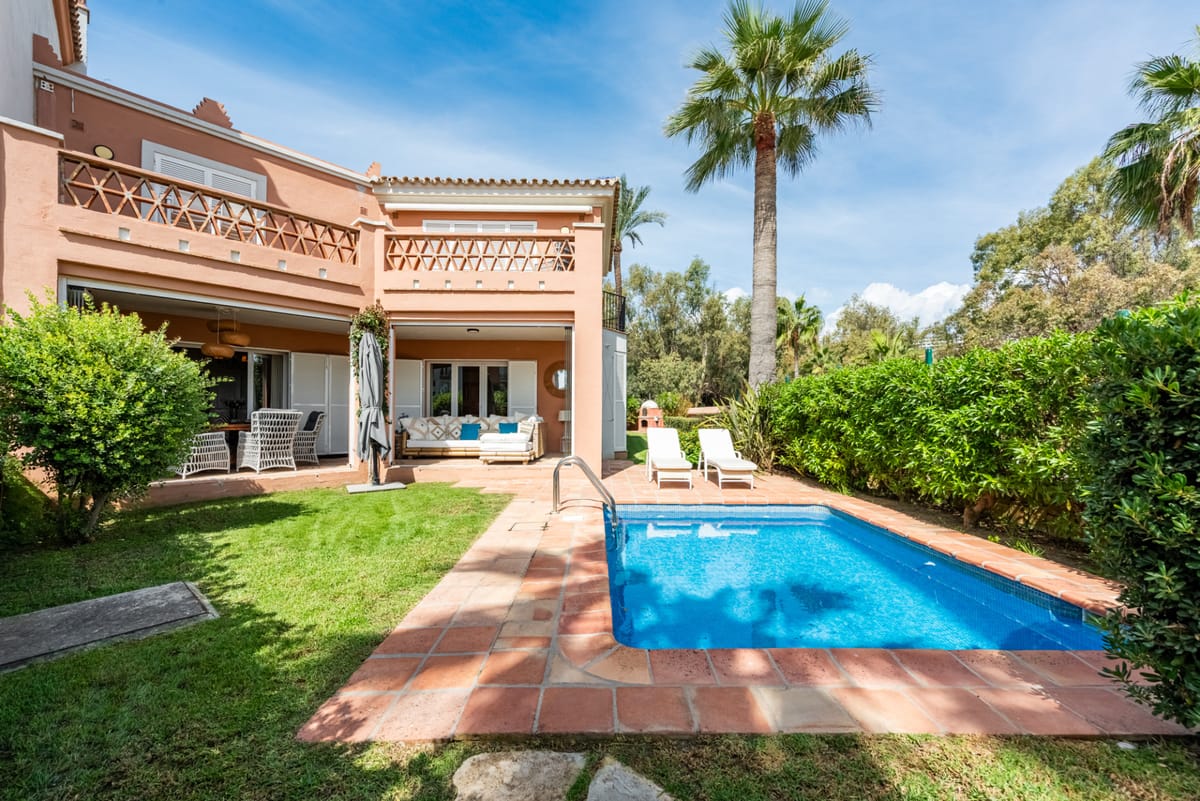 Unique Semi-detached Villa on the beach in La Perla de la Bahía, Casares