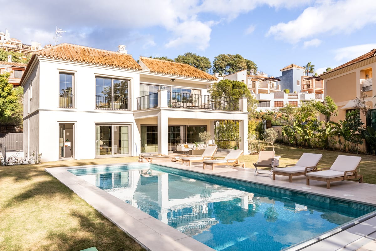Elegant Contemporary Villa in Los Arqueros, Benahavís