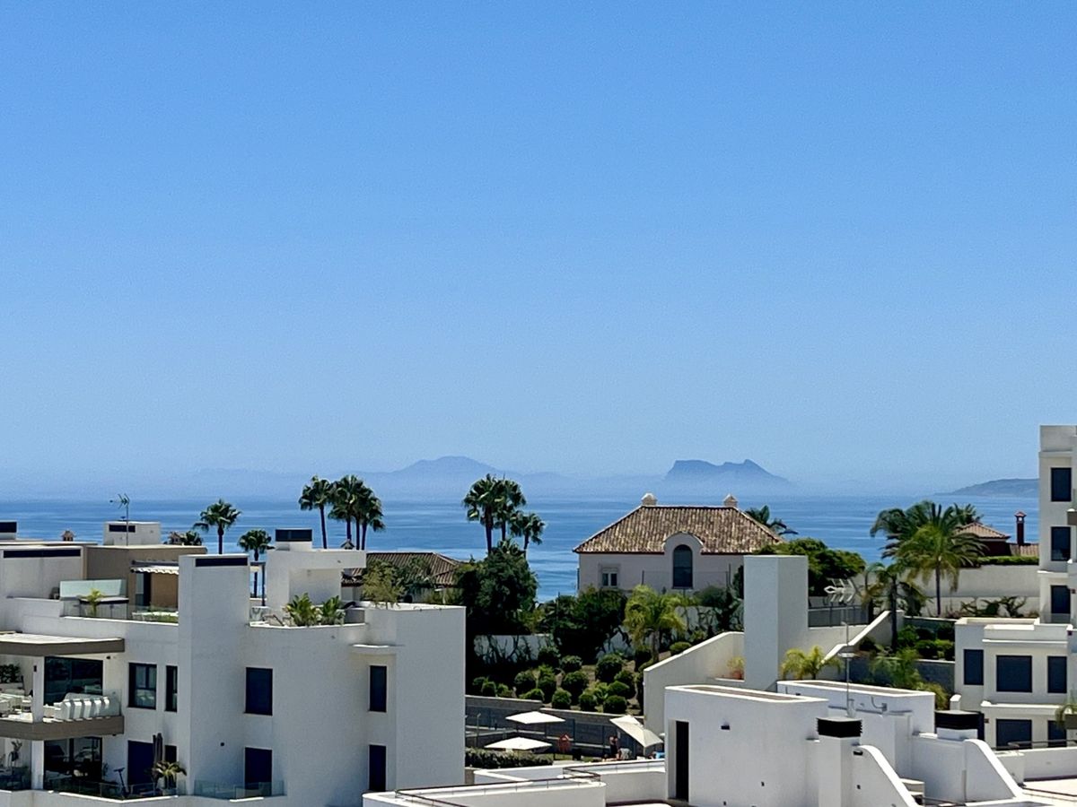 Luxury Penthouse with Rooftop Jacuzzi &amp; Panoramic Sea Views – 115 m² Terraces | Estepona