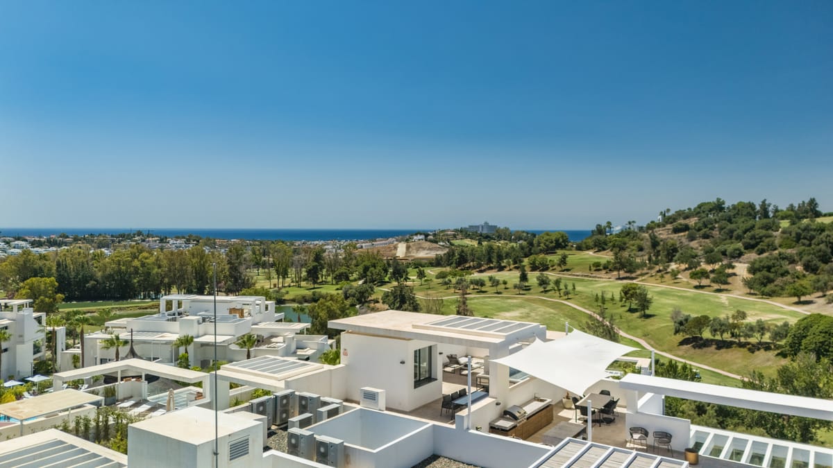 Luxury 2-Bedroom Penthouse with Panoramic Sea &amp; Golf Views – Atalaya Hills