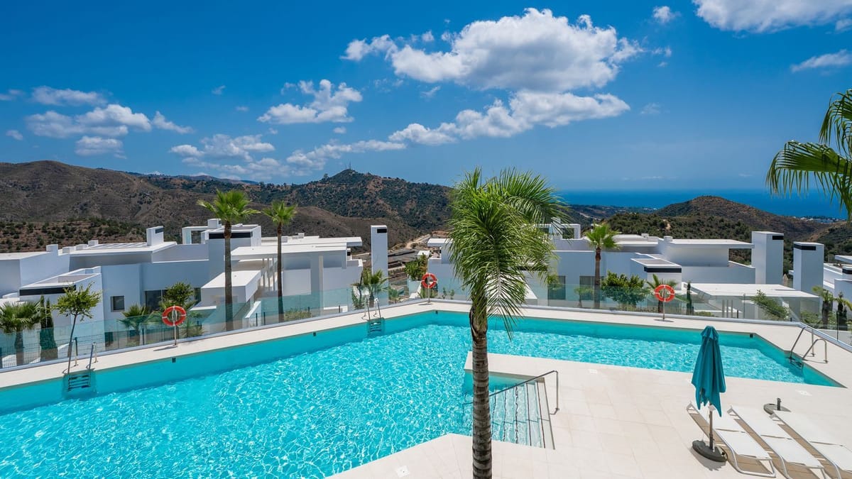 Modern Apartment with Panoramic Sea and Mountain Views