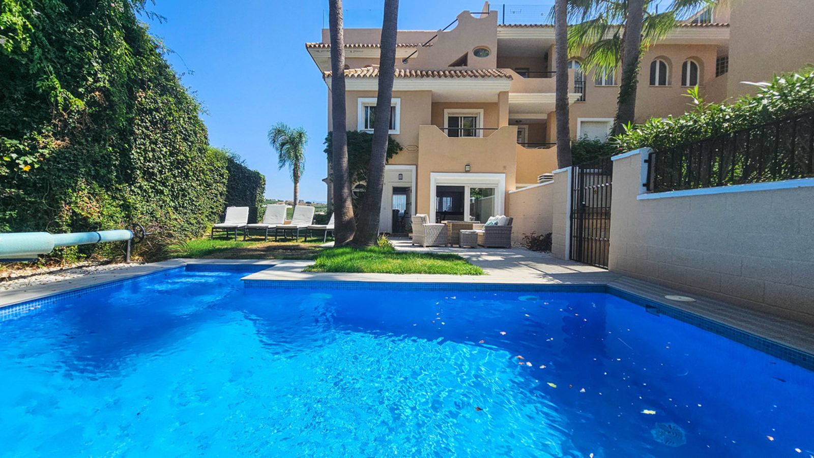 Semi-Detached House in La Duquesa