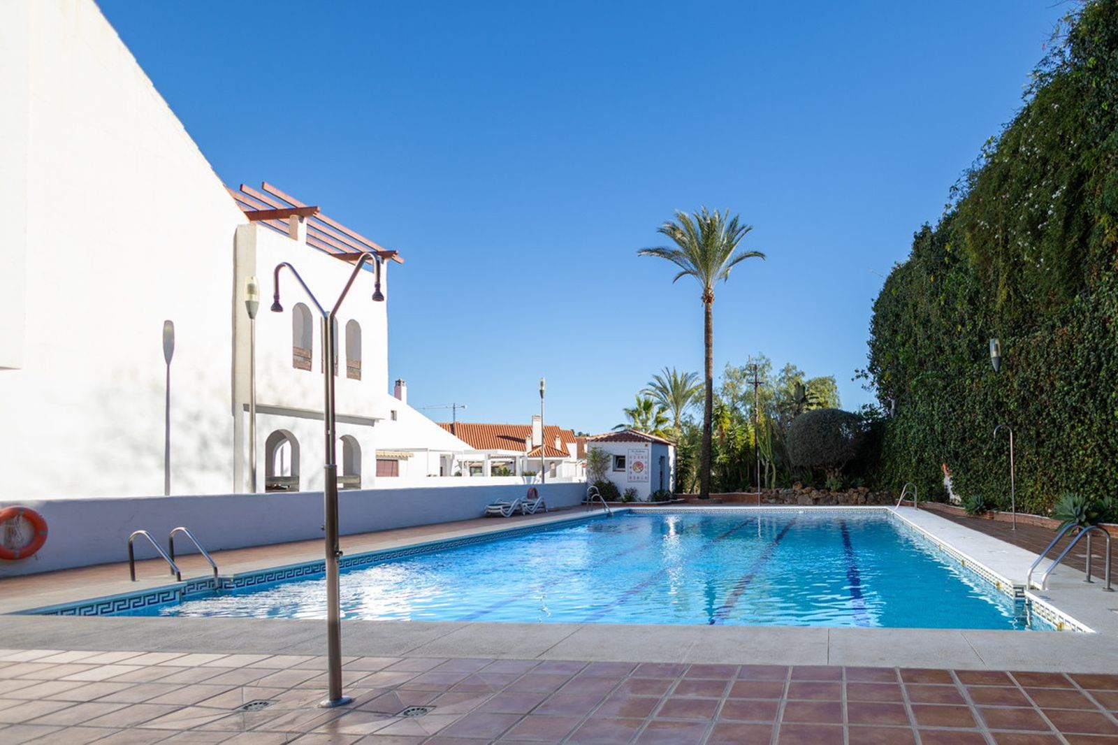Middle Floor Apartment in Nueva Andalucía