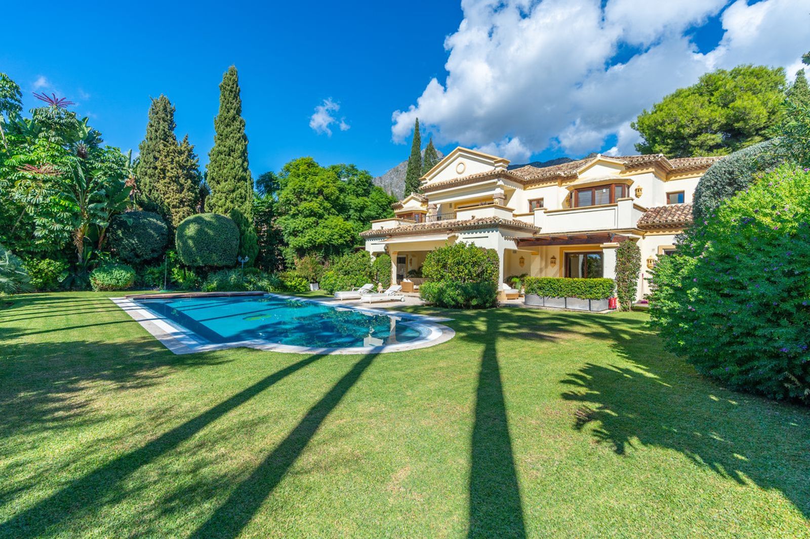 Detached Villa in Sierra Blanca