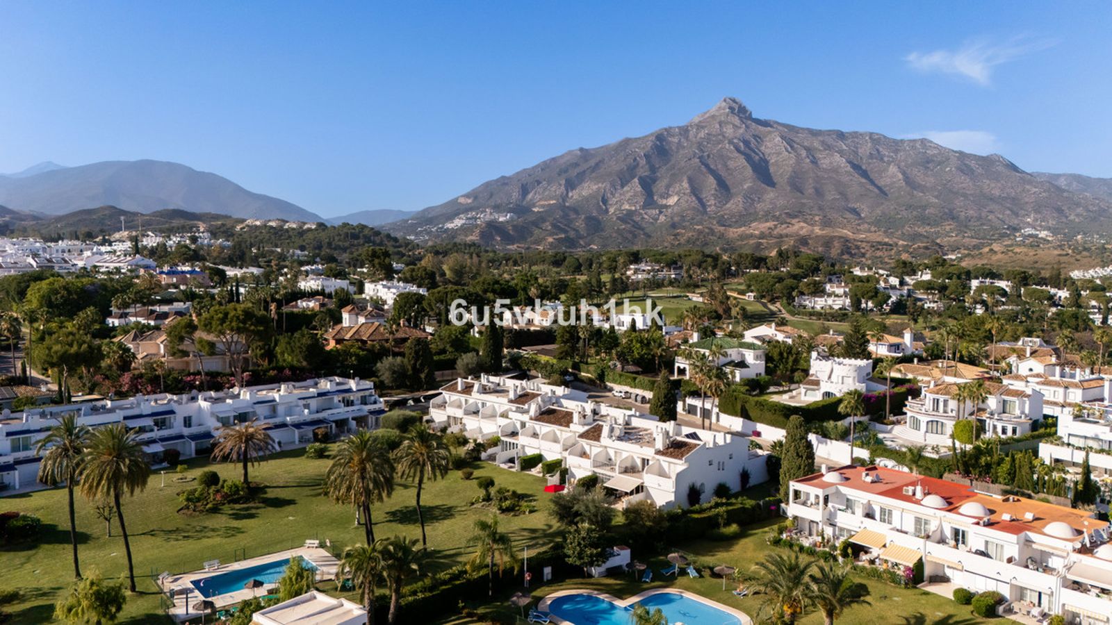 Townhouse in Nueva Andalucía
