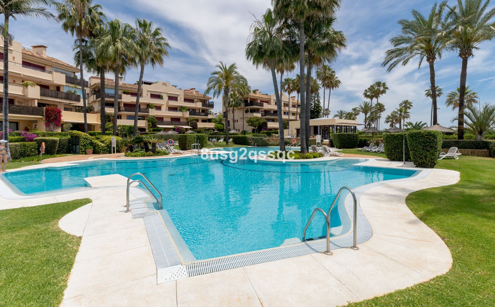 Middle Floor Apartment in Costalita