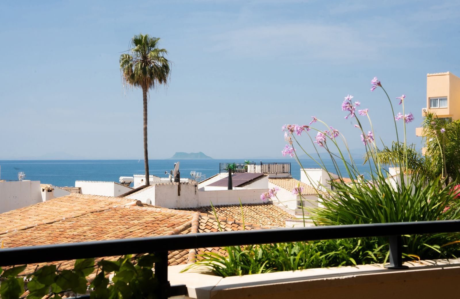 Middle Floor Apartment in Estepona