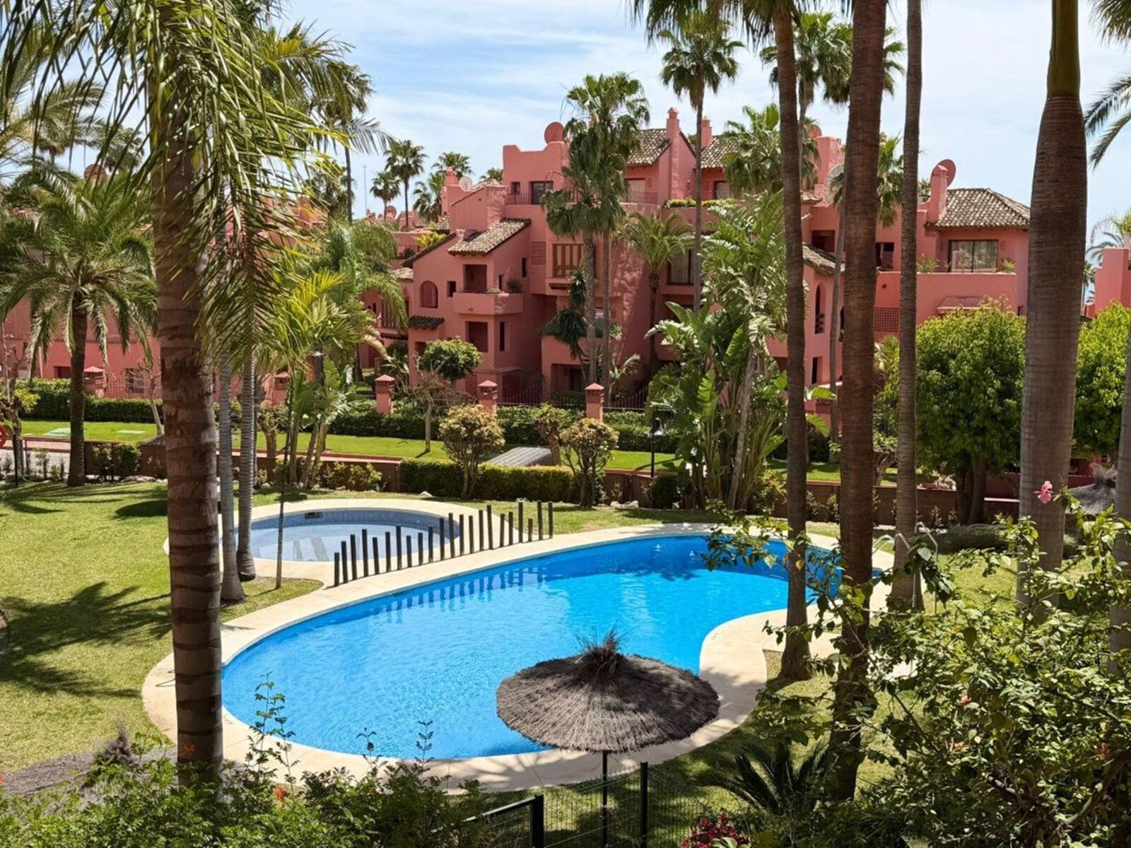 Middle Floor Apartment in Estepona