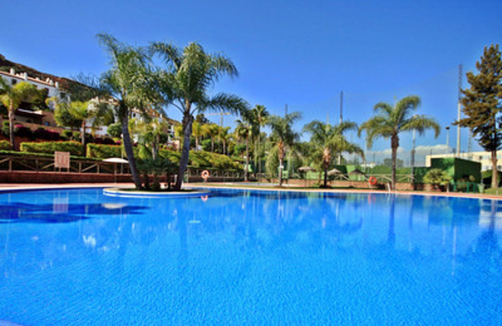 Middle Floor Apartment in La Cala de Mijas