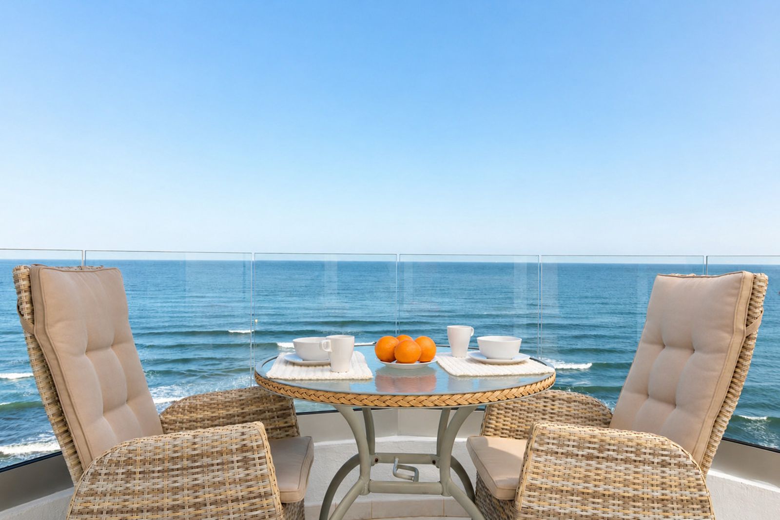 Middle Floor Apartment in Calahonda