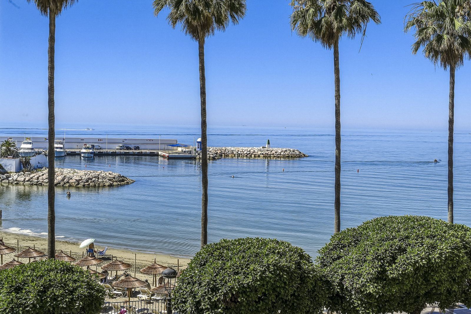 Middle Floor Apartment in Marbella