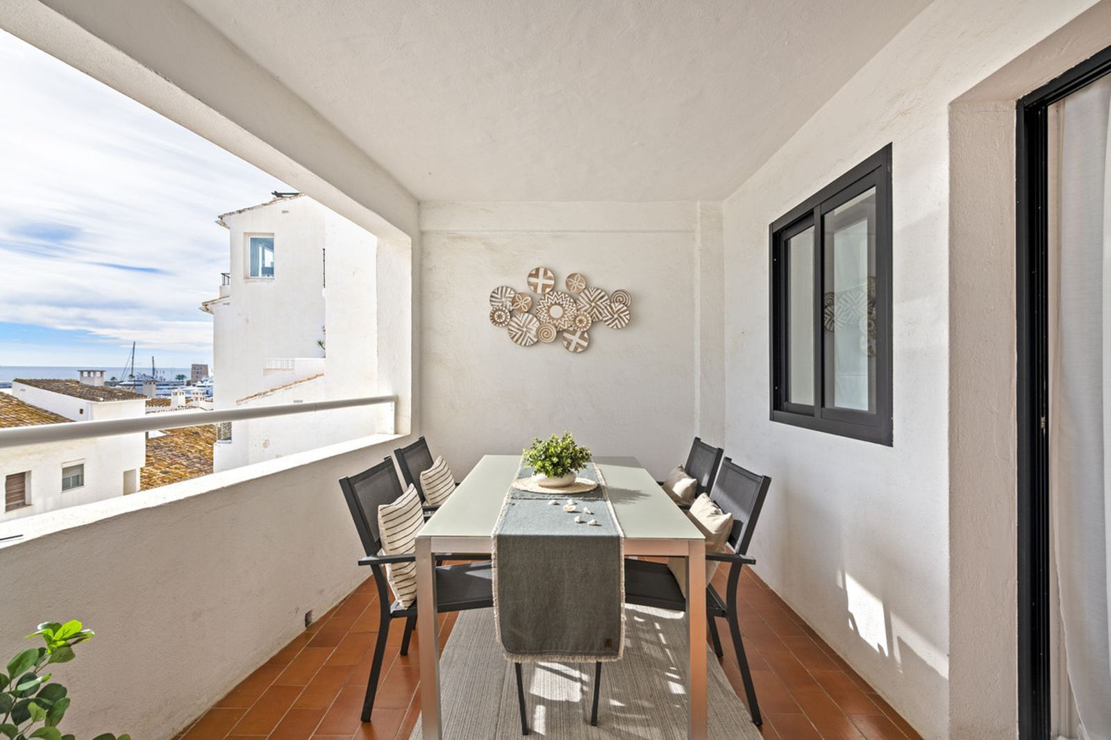 Middle Floor Apartment in Puerto Banús