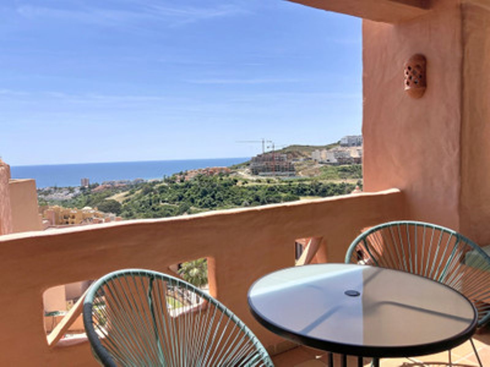 Middle Floor Apartment in Manilva